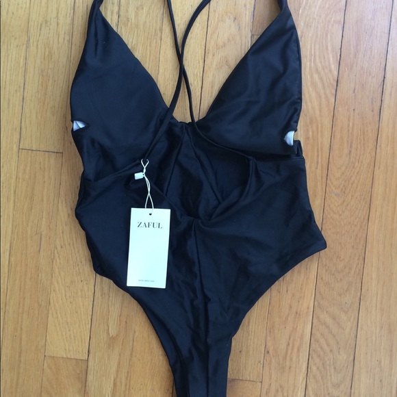 *SOLD* NWT Zaful cheeky one piece swimsuit - Picture 3 of 4